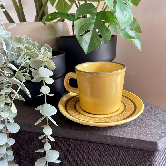 Set of 7 | Vintage (1970s) Franciscan "Honeycomb" Cup & Saucer Set - Picture 2 of 4